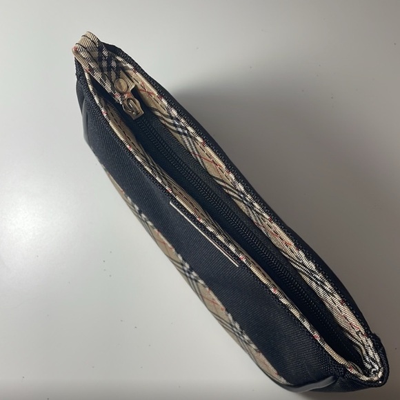 Burberry small canvas pouch - Picture 9 of 10